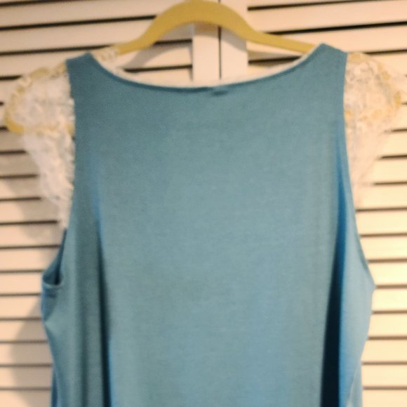 Cream Lace Edged on a Teal Tank Top- NWOT.  Large. - Picture 4 of 6